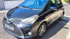 Preto Usado 2015 Toyota Yaris Comfort Citadino | € 11.500 (Bom preço)