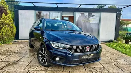 Usado Fiat Tipo Wagon 120 HP (88 kW) 2017 Azul Carrinha