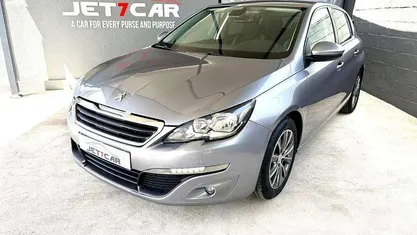 Cinzento Usado 2016 Peugeot 308 Style Citadino | € 12.490 (Preço justo)
