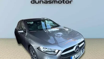 Cinzento Usado 2021 Mercedes A180 Citadino | € 25.900 (Super Preço)