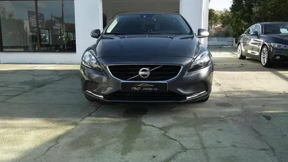 Usado Volvo V40 115 HP (84 kW) 2013 Cinzento