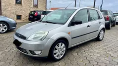 Cinza Usado 2005 Ford Fiesta Ambiente Citadino | € 3.790 (Preço justo)