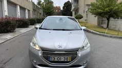 Usado 2014 Peugeot 208 Allure Citadino | € 8.450 (Bom preço)