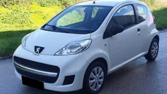 Branco Usado 2009 Peugeot 107 Citadino | € 3.990 (Preço justo)
