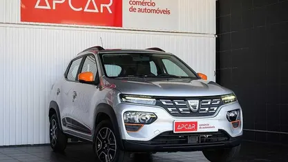 Cinzento Usado 2021 Dacia Spring Comfort Plus Citadino | € 9.950 (Bom preço)