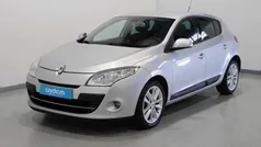 Cinzento Usado 2011 Renault Mégane III Citadino | € 6.490 (Preço justo)