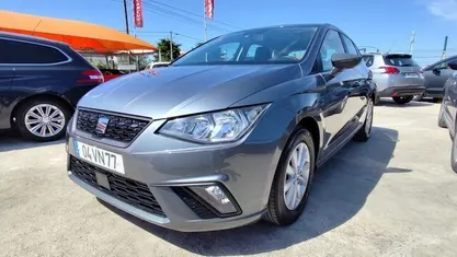Usado Seat Ibiza Style 95 HP (69 kW) 2018 Cinza Citadino