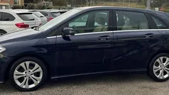 Azul Usado 2017 Mercedes B180 Edition Monovolume | € 16.500 (Bom preço)