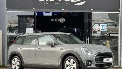 Cinzento Usado 2022 Mini Clubman Carrinha | € 21.990 (Preço justo)
