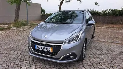 Usado 2019 Peugeot 208 Signature Sky Citadino | € 9.999 (Bom preço)