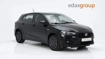 Usado Fiat Tipo 101 HP (74 kW) 2022 Preto Sedan