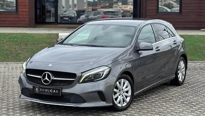 Cinza Usado 2016 Mercedes A180 Style | € 16.990 (Preço justo)