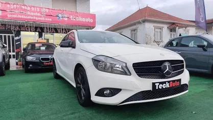 Branco Usado 2014 Mercedes A180 | € 13.680 (Preço justo)