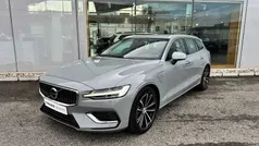 Cinzento Usado 2024 Volvo V60 Core Carrinha | € 44.500 (Preço justo)