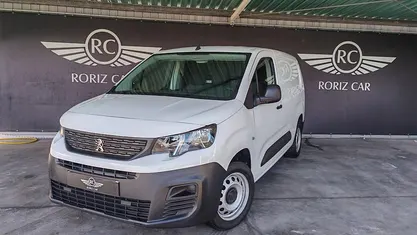 Branco Usado 2021 Peugeot Partner Premium Monovolume | € 13.000 (Preço justo)
