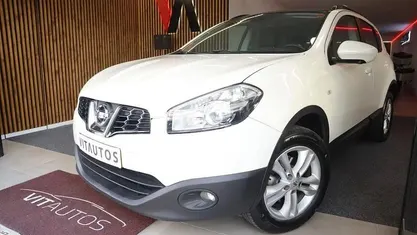 Branco pérola Usado 2013 Nissan Qashqai 360º SUV | € 12.500 (Preço justo)