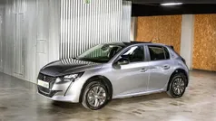 Usado 2022 Peugeot e-208 Active Citadino | € 17.700 (Preço justo)