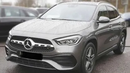 Cinzento Usado 2021 Mercedes GLA250 SUV | € 36.990 (Preço justo)
