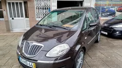 Castanho Usado 2009 Lancia Musa Monovolume | € 2.999 (Preço justo)