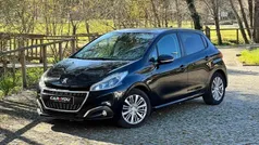 Preto Usado 2019 Peugeot 208 Allure Citadino | € 13.990 (Preço justo)