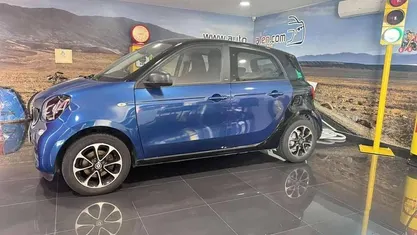 Azul Usado 2017 Smart ForFour Prime Citadino | € 11.990 (Preço justo)