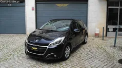 Azul Usado 2016 Peugeot 208 Active Citadino | € 7.750 (Bom preço)