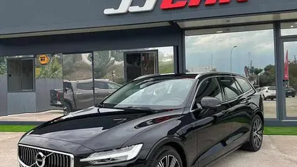 Preto Usado 2020 Volvo V60 Carrinha | € 26.800 (Bom preço)