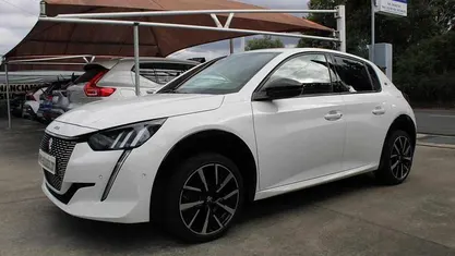 Usado Peugeot e-208 GT-line 100 kW (136 HP) 2023 Citadino