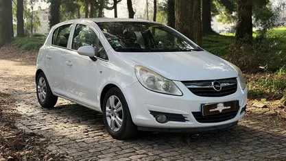 Branco Usado 2010 Opel Corsa Cosmo | € 5.450 (Preço justo)