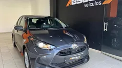 Cinza Usado 2022 Toyota Yaris Comfort | € 17.990 (Preço justo)