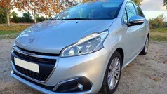 Cinza Usado 2018 Peugeot 208 Style Citadino | € 12.250 (Preço justo)