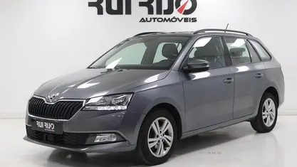Usado Skoda Fabia Ambition 95 HP (69 kW) 2022 Cinza Carrinha