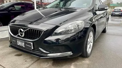Usado Volvo V40 Kinetic 120 HP (88 kW) 2017
