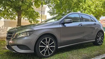 Cinza Usado 2015 Mercedes A180 AMG line | € 13.990 (Super Preço)