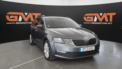 Cinza antracite Usado 2020 Skoda Octavia Ambition Carrinha | € 14.990 (Preço justo)