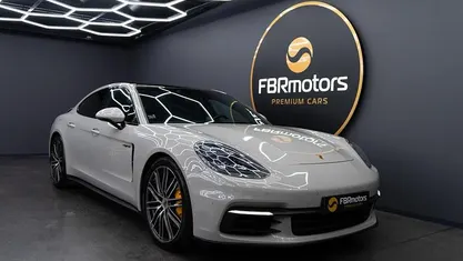 Cinzento Usado 2017 Porsche Panamera | € 64.990 (Preço justo)