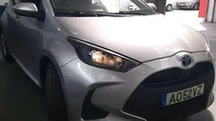 Cinza Usado 2022 Toyota Yaris Hybrid Comfort | € 16.699 (Super Preço)
