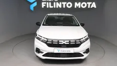 Branco Usado 2024 Dacia Sandero Essentiel Citadino | € 16.740 (Preço justo)