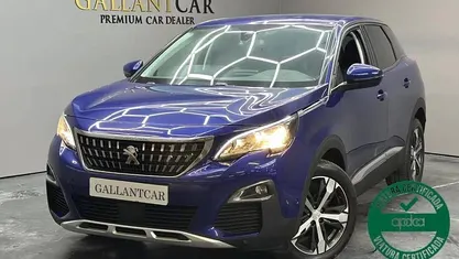 Usado Peugeot 3008 Allure 130 HP (95 kW) 2020 Azul SUV
