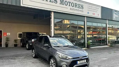 Usado Hyundai i20 101 HP (74 kW) 2020 Cinzento Citadino