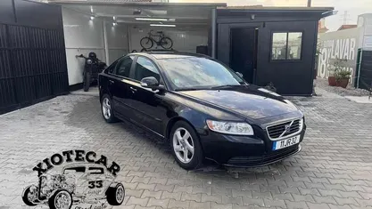 Usado Volvo S40 109 HP (80 kW) 2010 Preto Sedan