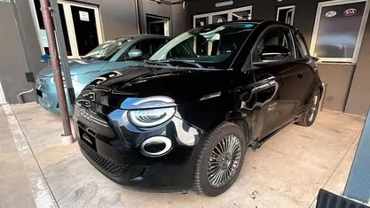 Preto Usado 2021 Fiat 500e Icon Citadino | € 13.990 (Bom preço)
