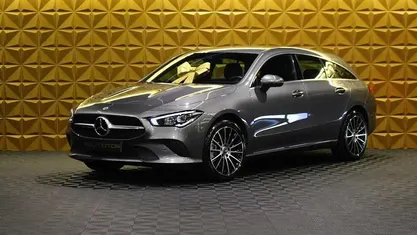 Usado Mercedes CLA250e 218 HP (160 kW) 2022 Cinzento Sedan