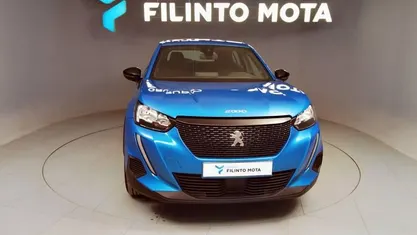 Usado Peugeot 2008 Active 100 HP (73 kW) 2023 Azul SUV