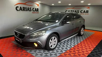 Cinzento Usado 2016 Volvo V40 CC Carrinha | € 15.990 (Preço justo)