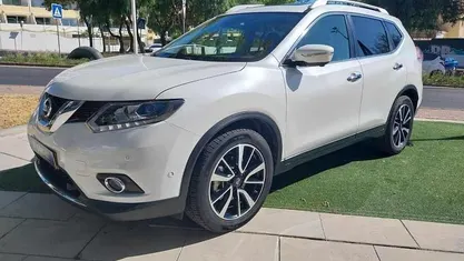 Branco Usado 2016 Nissan X-Trail SUV | € 19.500 (Preço justo)