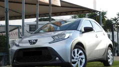 Cinza Usado 2023 Toyota Aygo Limited Citadino | € 17.200 (Preço justo)