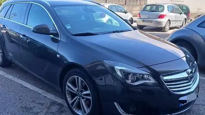 Usado Opel Insignia 136 HP (100 kW) 2016 Cinzento Carrinha