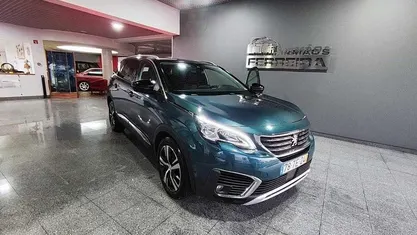 Usado Peugeot 5008 120 HP (88 kW) 2017
