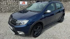 Azul Usado 2018 Dacia Sandero Stepway Citadino | € 12.950 (Preço justo)